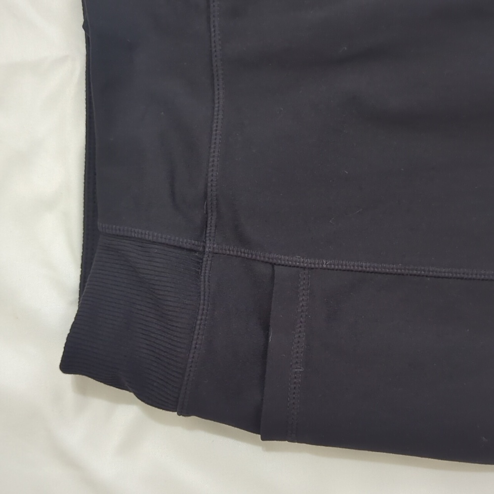 Athleta Excursion Skort, Color Solid Black Size M - image 4